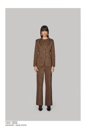 Art. 25434 Blazer – Art. 25419 T-Shirt – Art. 25435 Pantalone/Pants